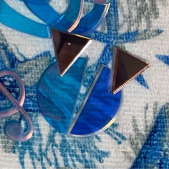 Brand New Geometric Iridescent Statement Earrings Cool, Fun Half ⭕️ &🔺🔻Shapes - Picture 6 of 8